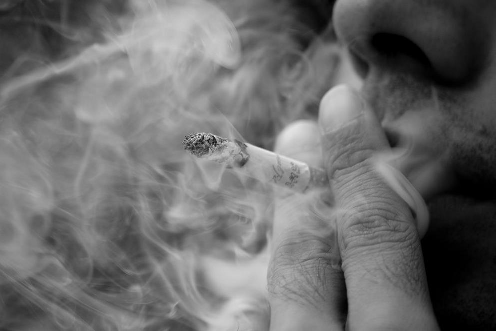 Should the smoking age be raised to 21?